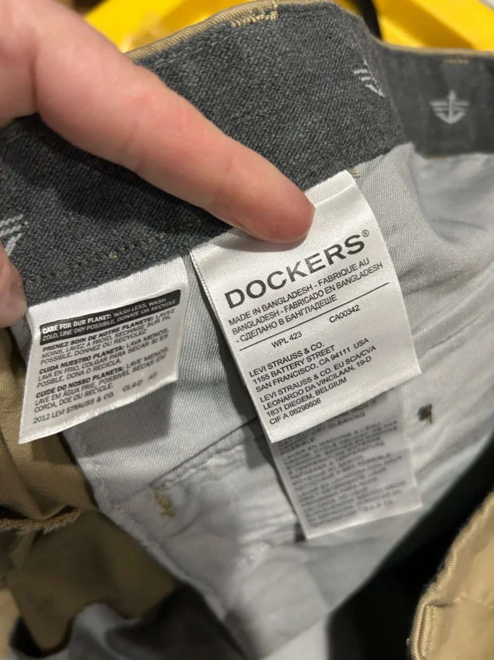 EUC Levi Dockers workday khaki 50 x 30